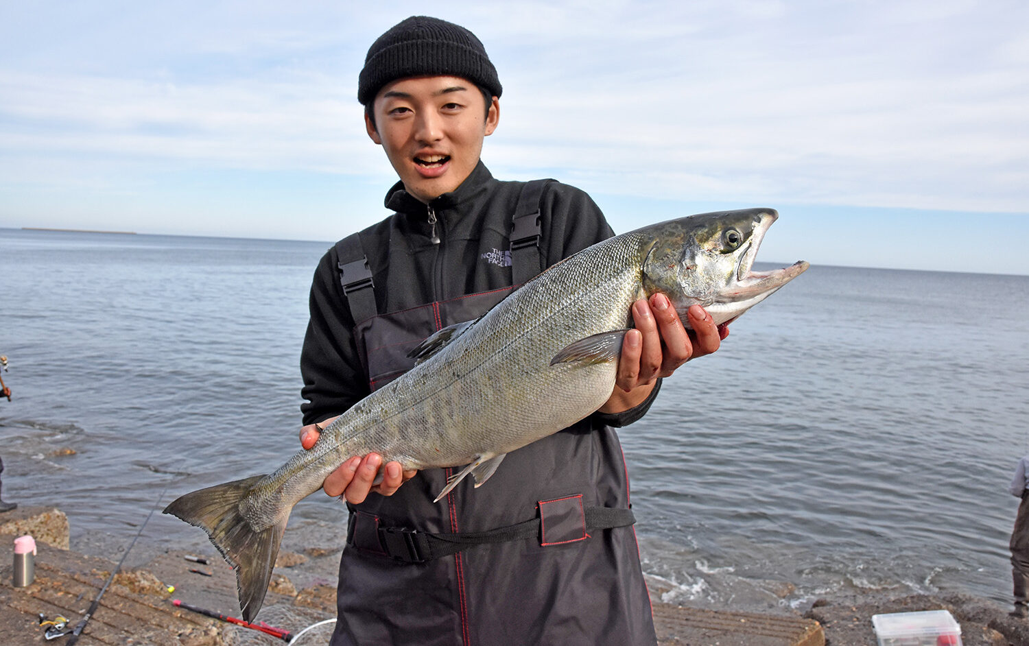 網走市美岬海岸】サケ上昇！ 全体で6、7匹上がる | つりしん