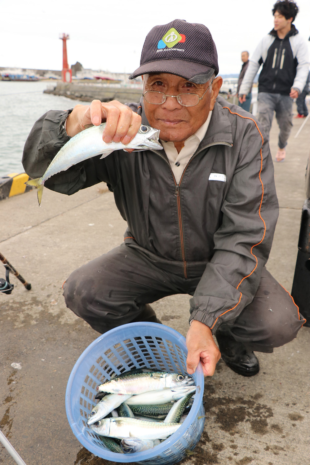 広尾町十勝港】サバまだいける！ 中型主体に40匹をキープ | つりしん